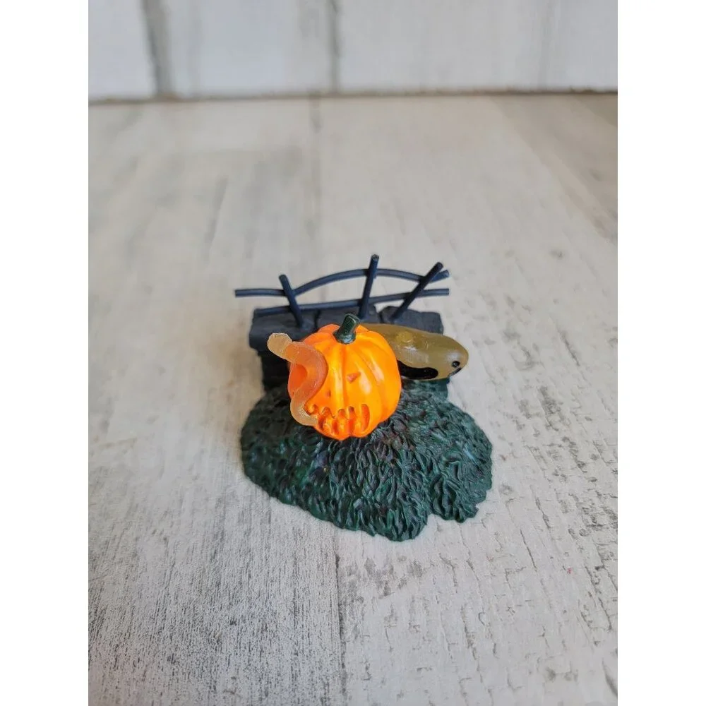 Hawthorne Village haunting ghost Nightmare Before Xmas Disney Village‎